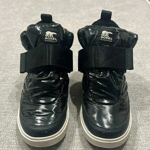 Sorel Joan of Arctic Waterproof Puffy Strap Black Boots Womans